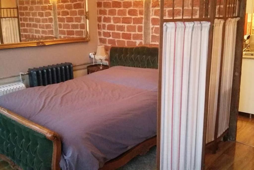 Charming Old Style Apartment องเฟลอร์ ภายนอก รูปภาพ