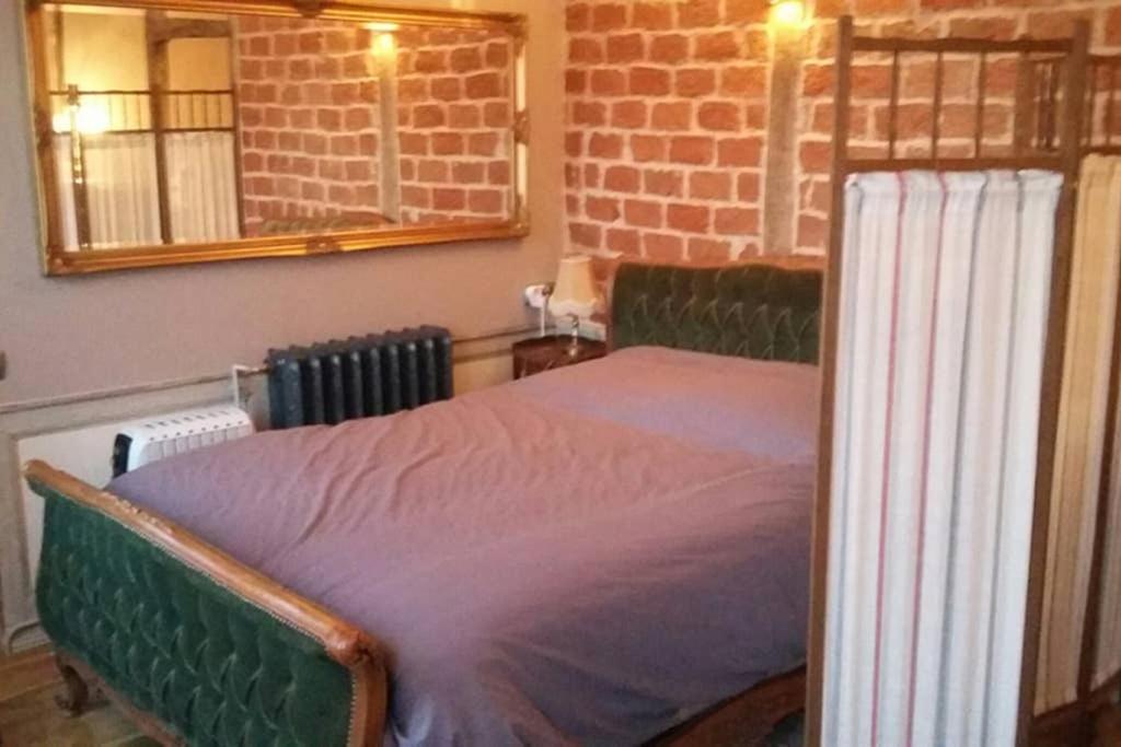 Charming Old Style Apartment องเฟลอร์ ภายนอก รูปภาพ