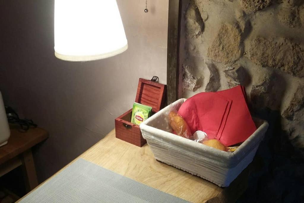 Charming Old Style Apartment องเฟลอร์ ภายนอก รูปภาพ